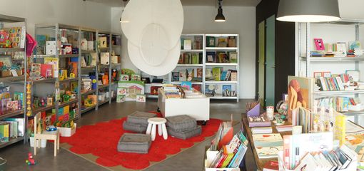 Photo de la librairie pour enfants La Petite Fabrique à Venelles
